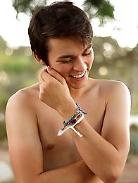 Helix Studios darling, Matthew Keading, gives his fans